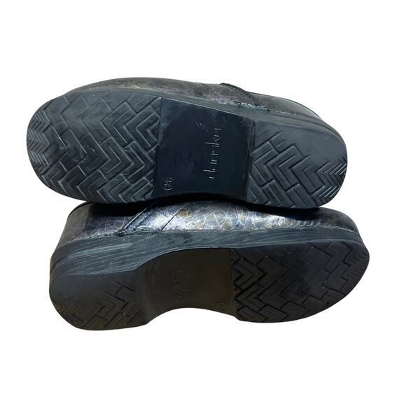 Dansko Metallic Iridescent Oil Sheen Slip On Clogs Sz 39 (US 9) Good Condition - Picture 9 of 12